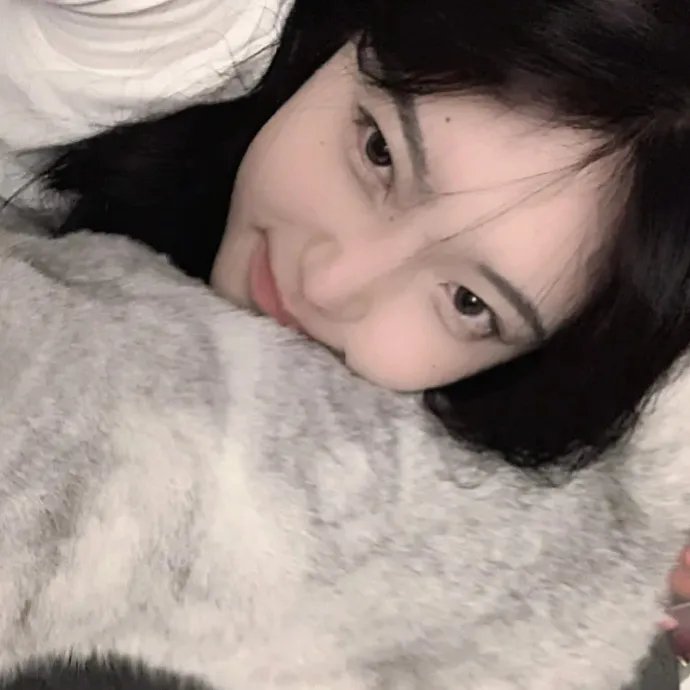 圣洁的艾曼妞
